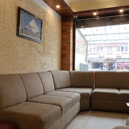 Oyo 820 Hotel Natraj
